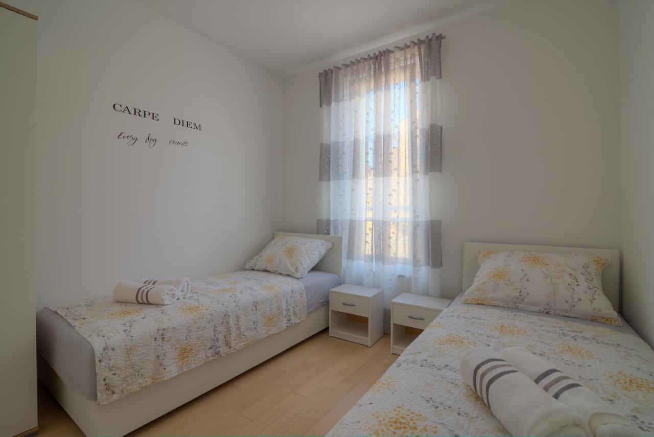 Appartement Apartman Nehaj à Senj  Extérieur photo